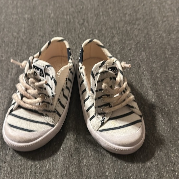 Keds White and Black Classic Toddler Sneakers - Picture 6 of 6